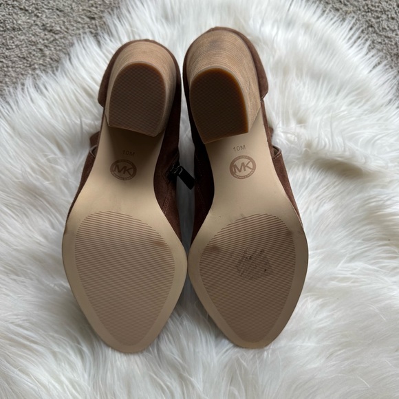 Michael Kors NWOT Adams Cutout Suede Booties - Picture 10 of 12